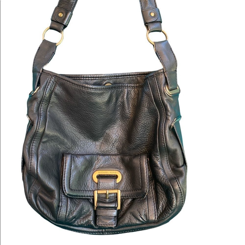 MICHAEL KORS Black Leather Medium Shoulder Bag Purse Front Buckle
